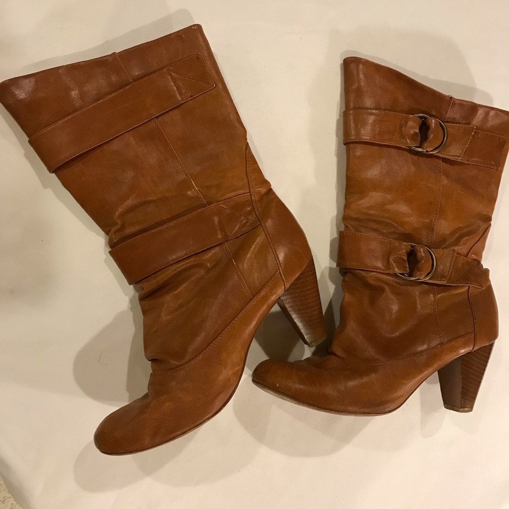 Mini heel boots